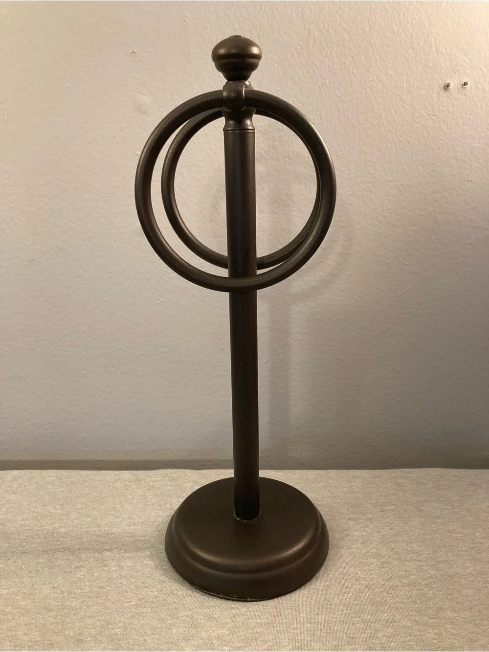 Elegant Tabletop Classic Bronze Towel Stand